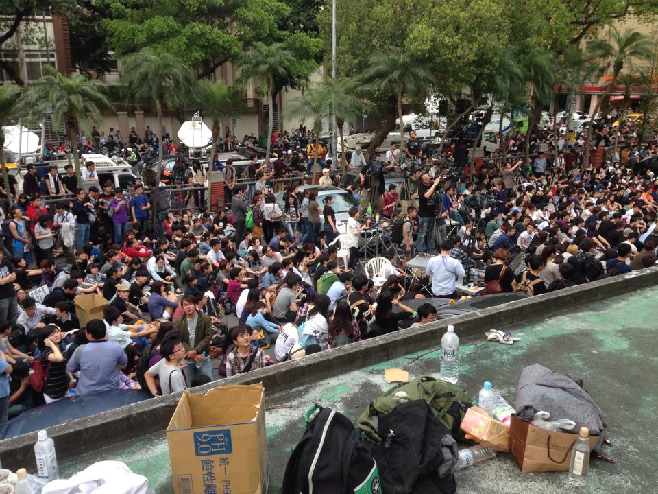 臺灣的人民來決定