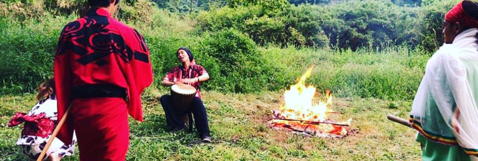 Kackey@dabigtreeと役者仲間たちと焚火